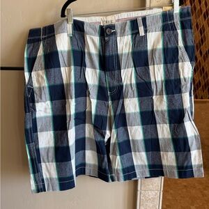 True nation, men’s blue and white checkered shorts, NWT unsure of size